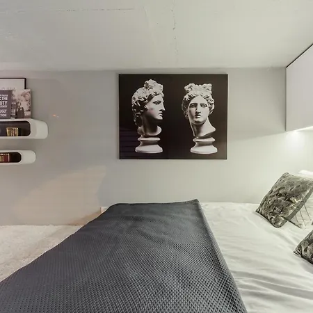 Apartment Charming Two-story Loft In Tobaco Park